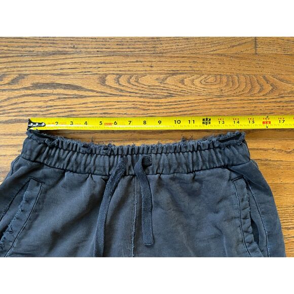 GYMSHARK Gray Distressed Gym Shark Sport Active Running Shorts  Mens Size Medium - Picture 8 of 9